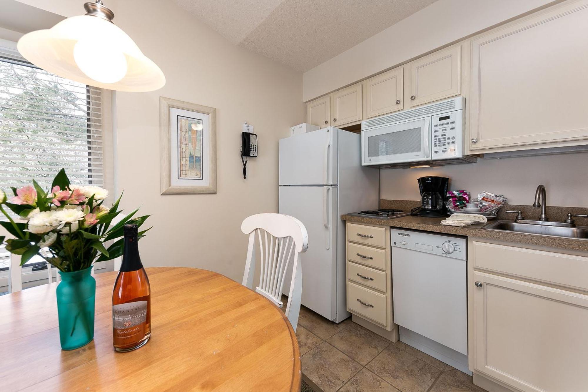 Stunning With Access The Shores 5719 Apartment