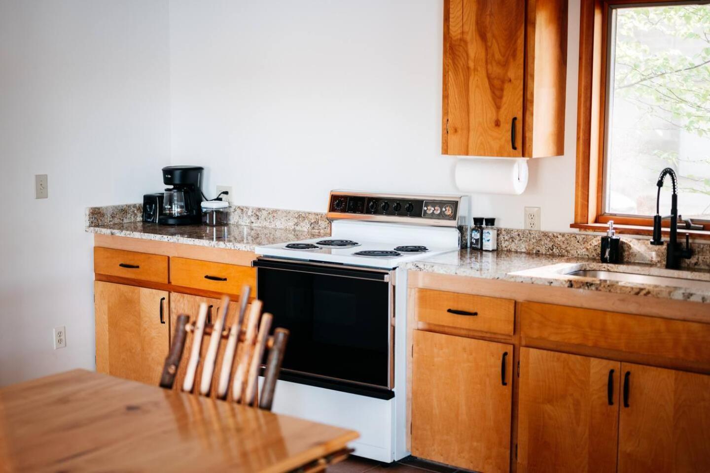 Tc Stay-pontoon & Sup - Sleeps 4! * Traverse City