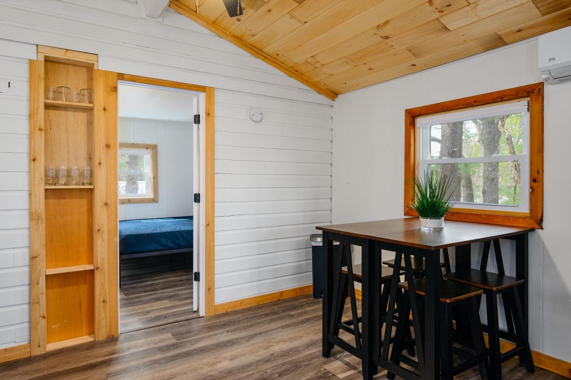 Cozy On Arbutus * Traverse City