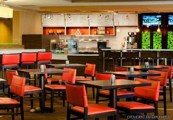 Courtyard By Marriott Traverse Hotel