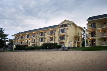 Hotel Pointes North Beachfront Traverse City