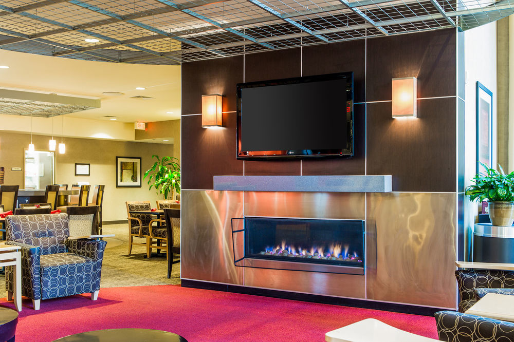 Hotel Cambria Traverse 3*