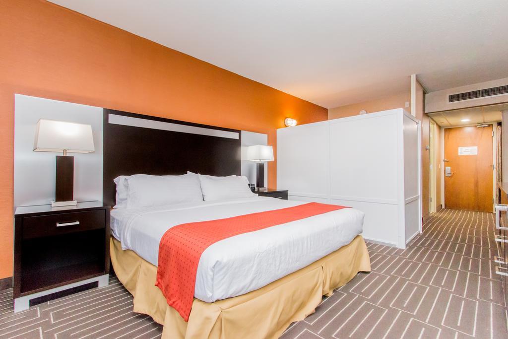 West Bay Beach, A Hotel
