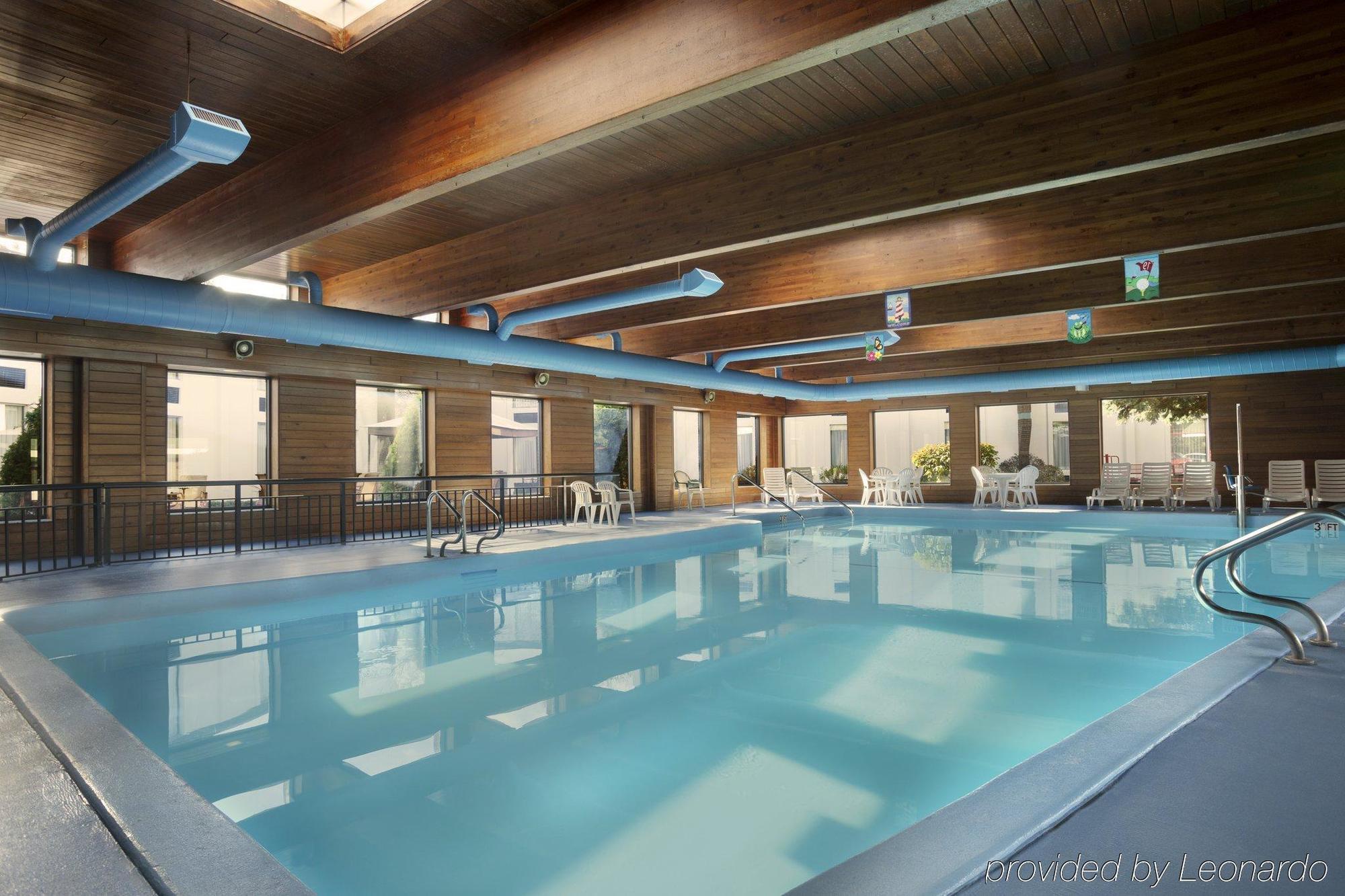 Hotel Country & By Radisson, Traverse City, Mi