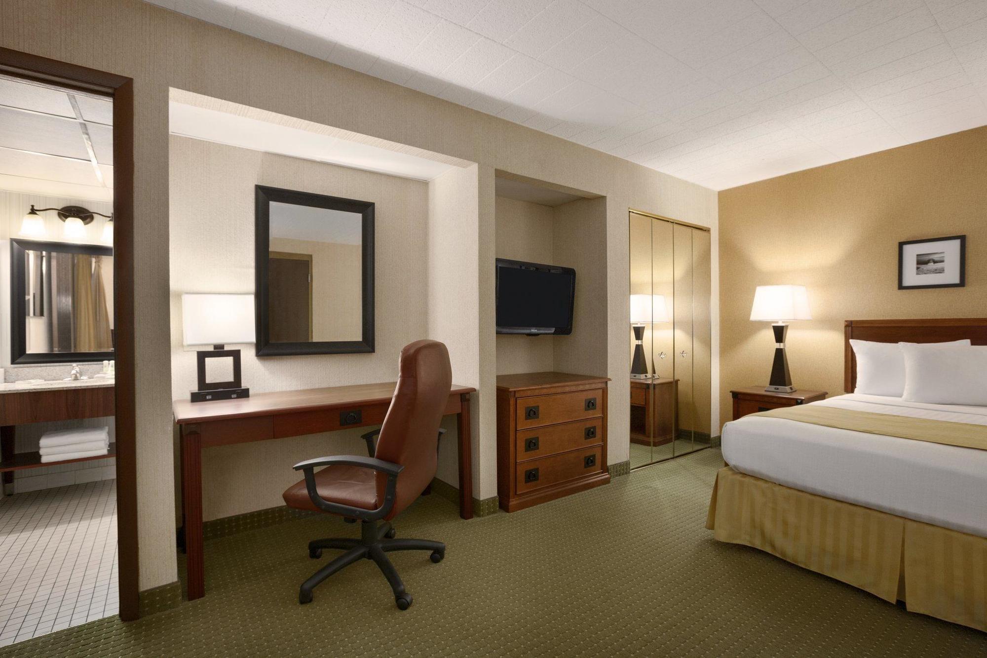 Country & By Radisson, Traverse City, Mi Traverse City