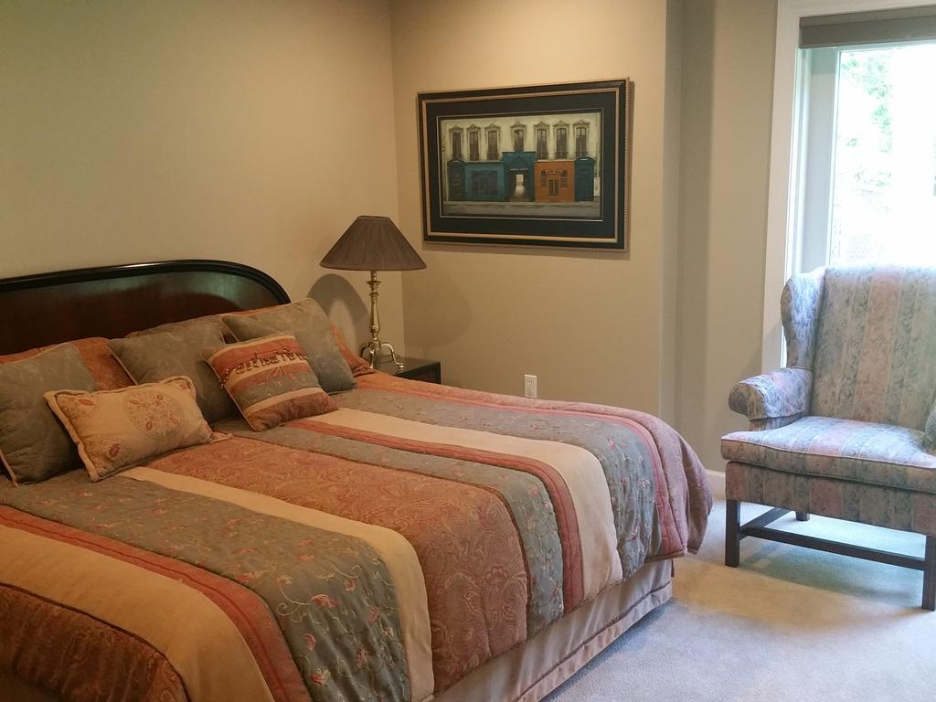 Elegant 2 King Bedrooms - 4 Guest Maximum And2 Night Minimum Apartment Traverse City