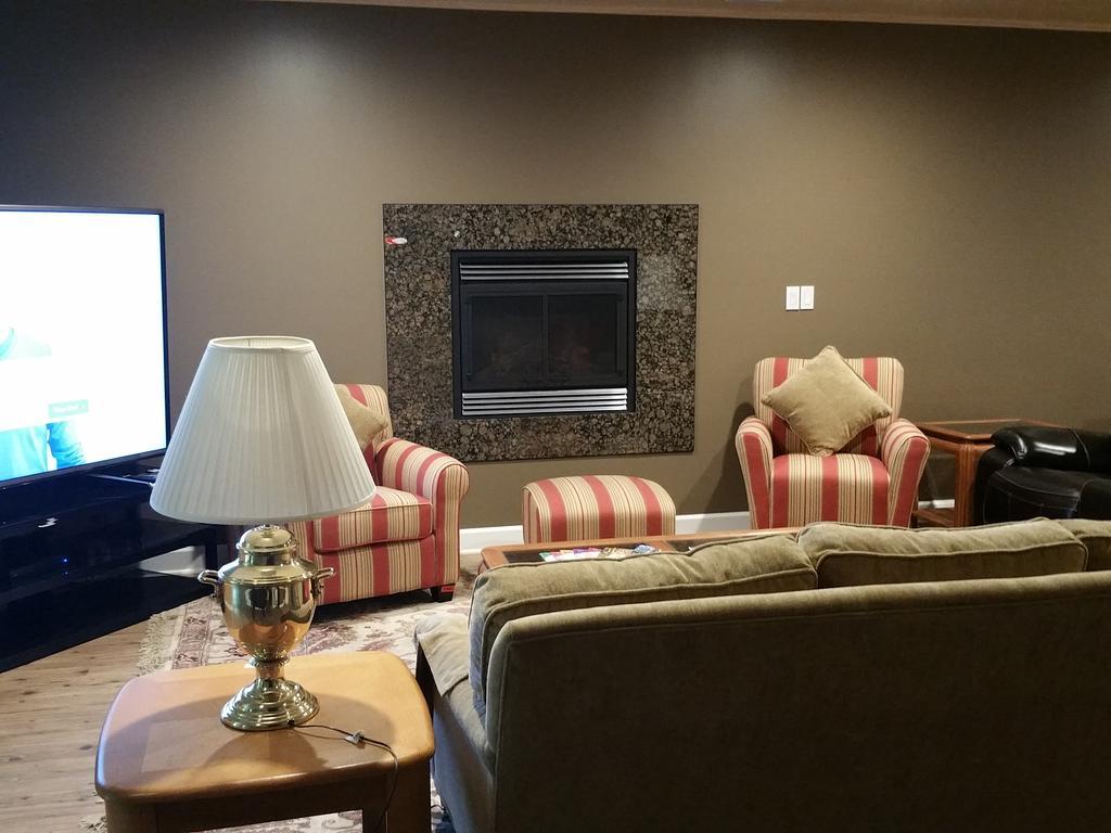 Elegant 2 King Bedrooms - 4 Guest Maximum And2 Night Minimum Traverse City