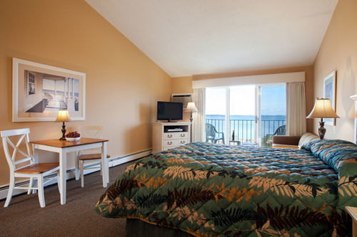 Pointes North Beachfront Hotel Traverse City