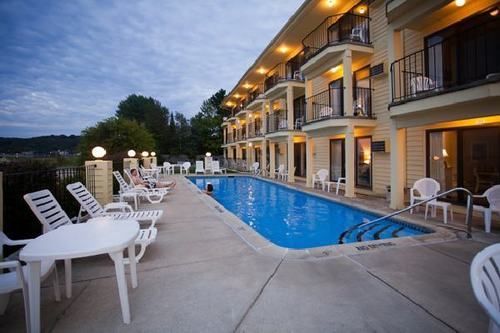 Hotel Pointes North Beachfront Traverse City