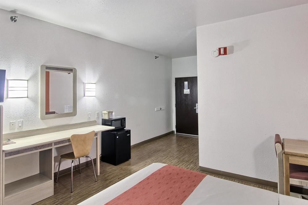 Hotel Seasons Traverse 2*