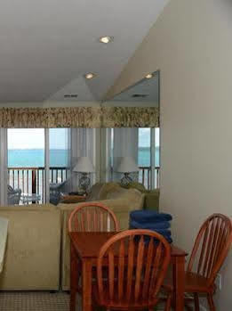 Aparthotel The Beach Condominium