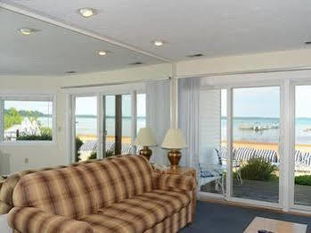 The Beach Condominium Aparthotel Traverse City