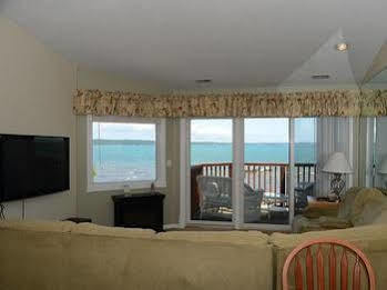 The Beach Condominium 4*