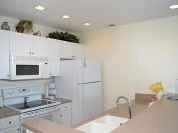 Aparthotel The Beach Condominium 4*