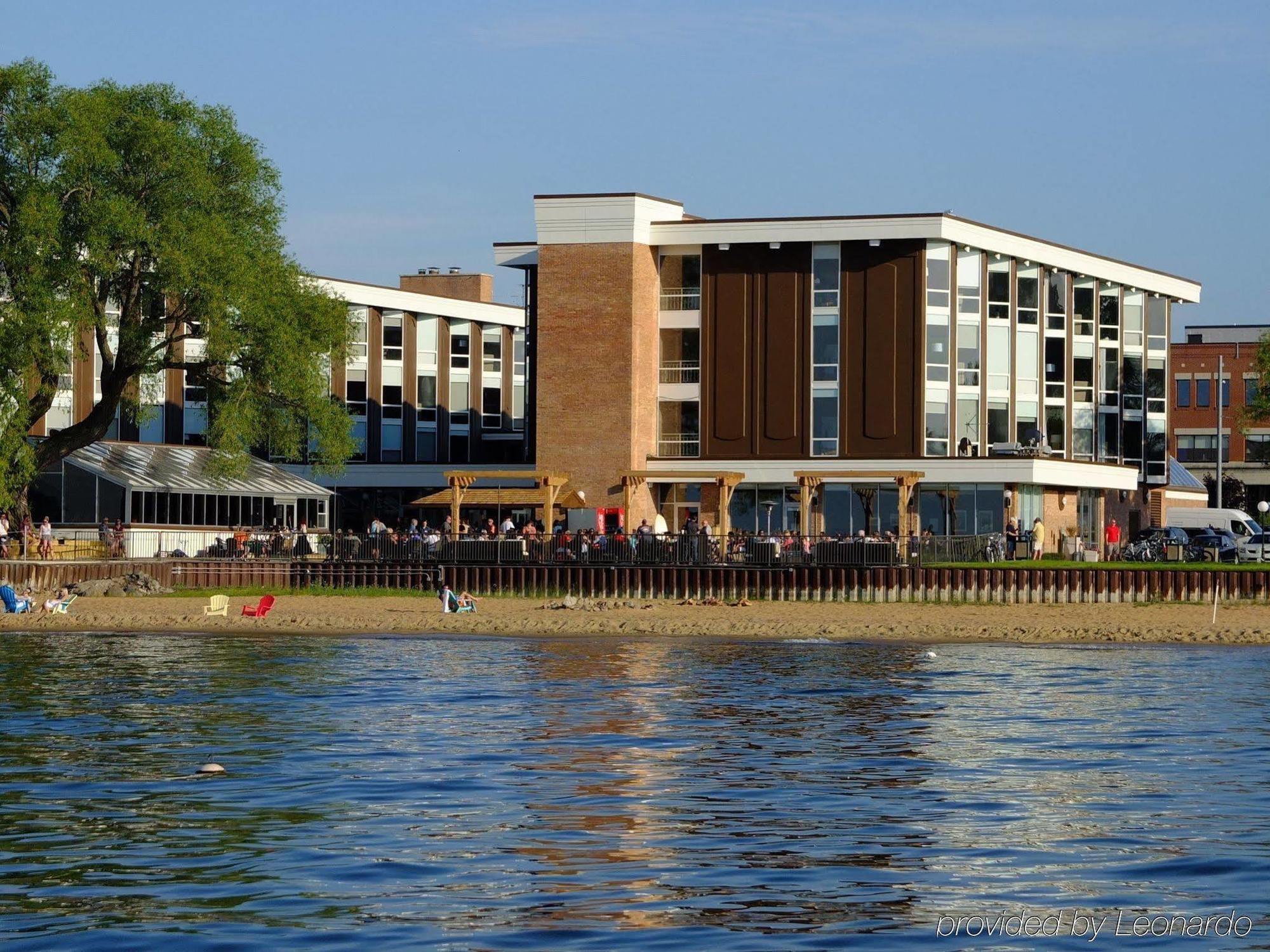 Hotel West Bay Beach, A
