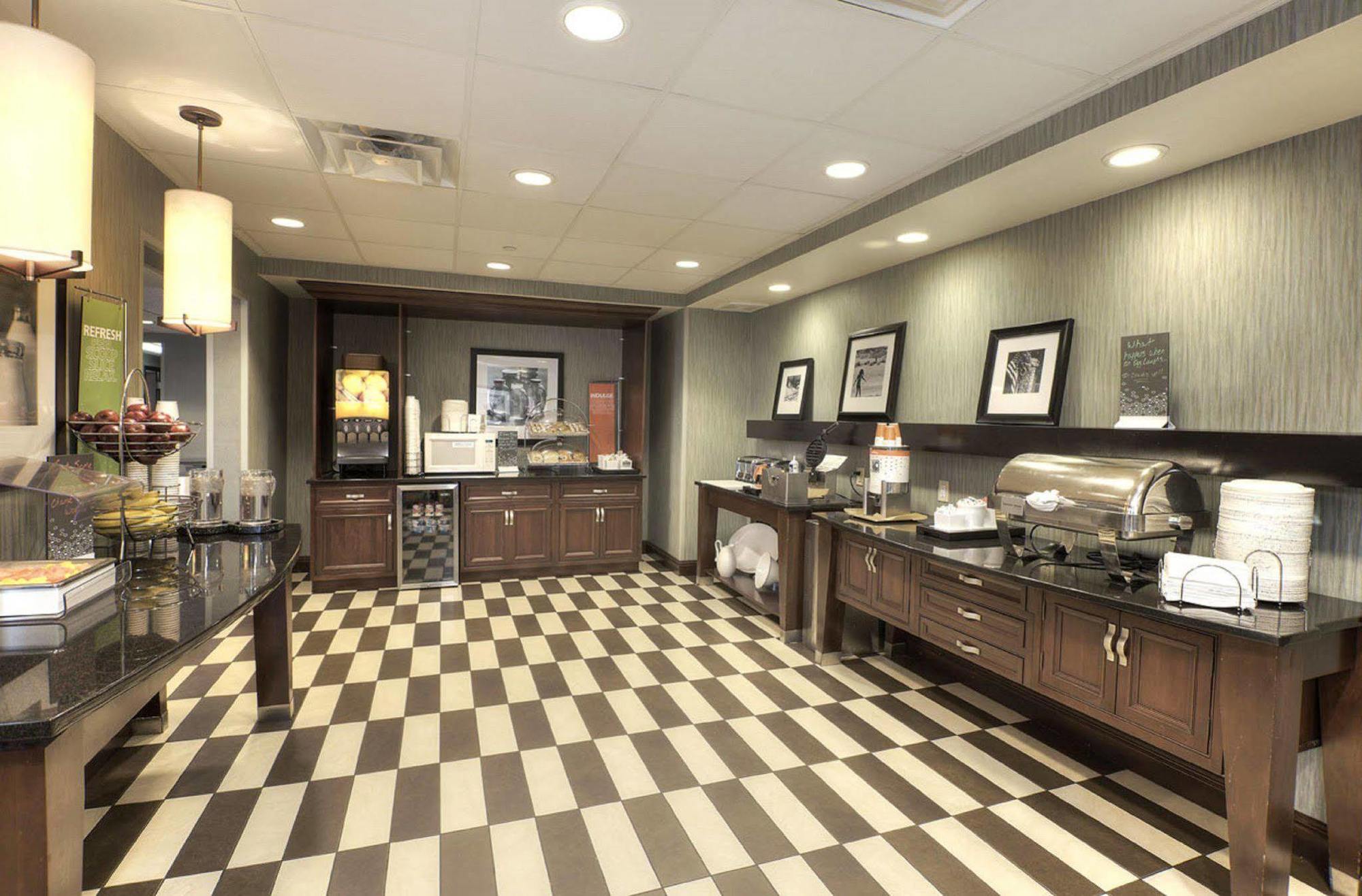 Hampton Traverse Hotel