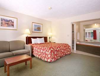 Howard Johnson By Wyndham Traverse
