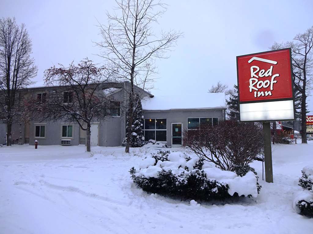 Seasons Traverse Hotel
