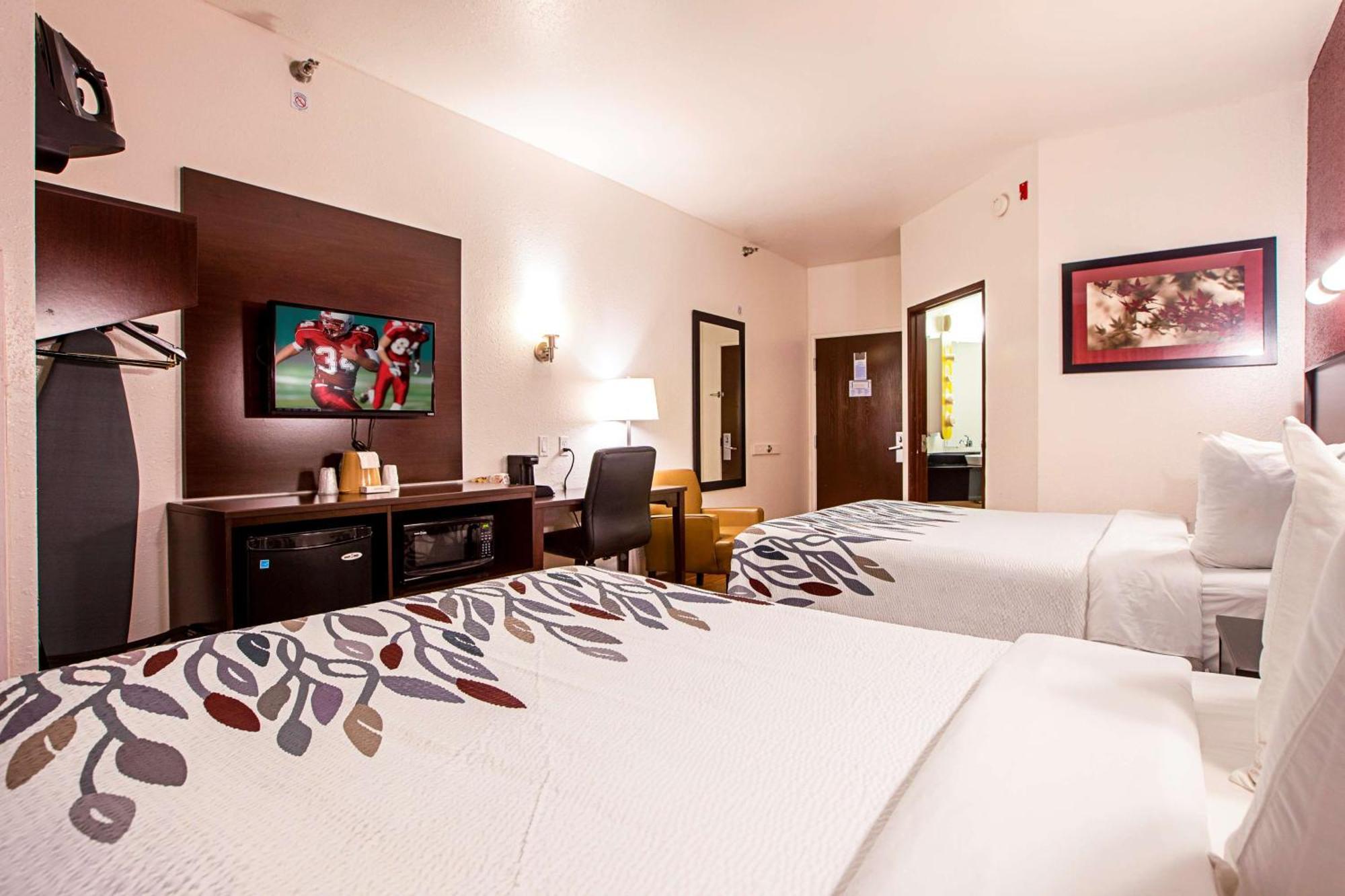 Hotel Seasons Traverse 2*