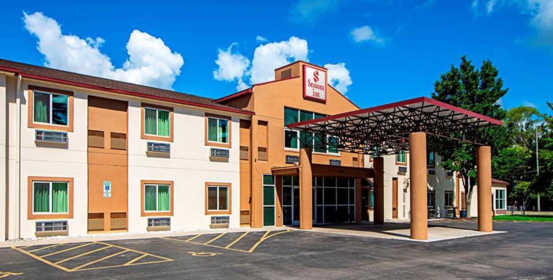 Hotel Seasons Traverse Traverse City