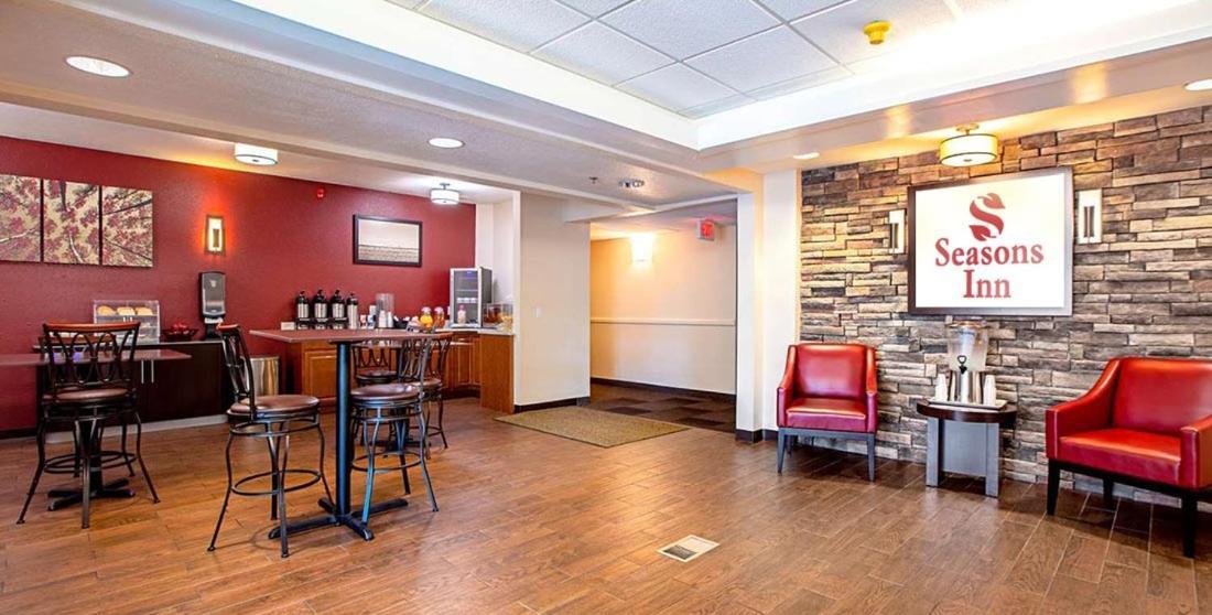 Hotel Seasons Traverse 2*