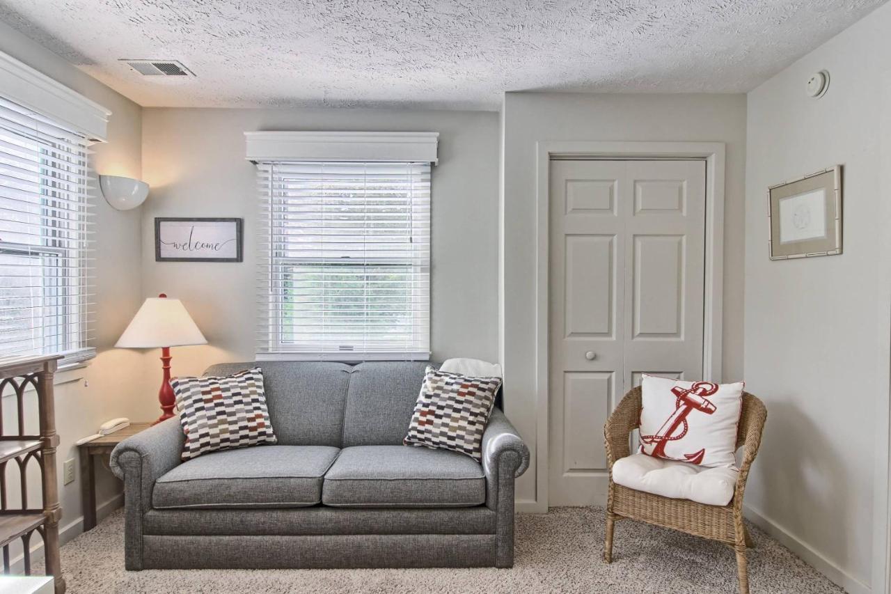 200 North Shore * Traverse City
