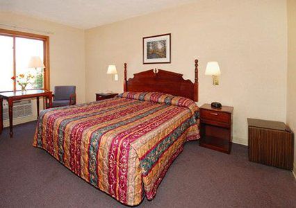 Lodge Econo Traverse City