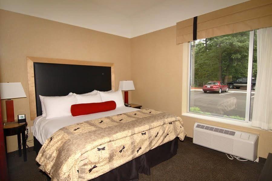 Hotel Cambria Traverse 3*