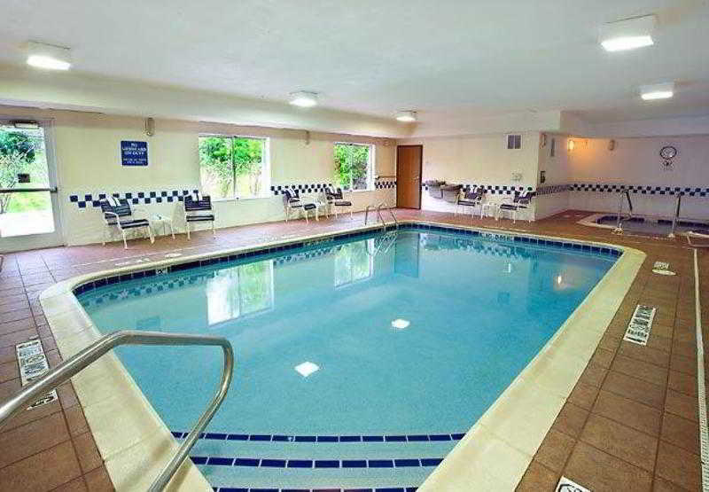 Fairfield & Hotel 3*