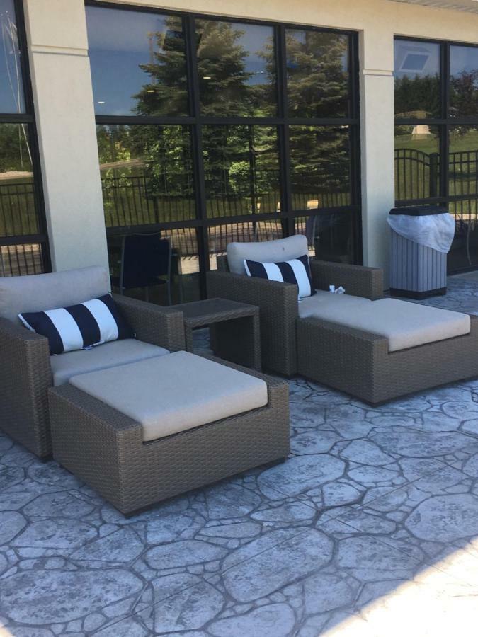 Baymont By Wyndham Traverse Hotel 3*