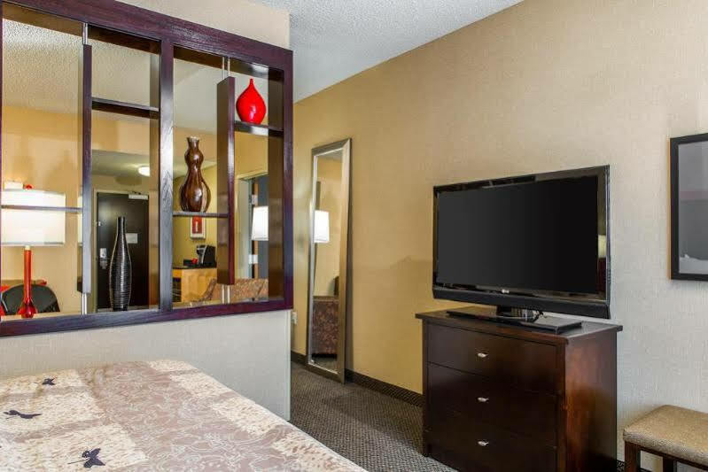 Cambria Traverse Hotel Traverse City