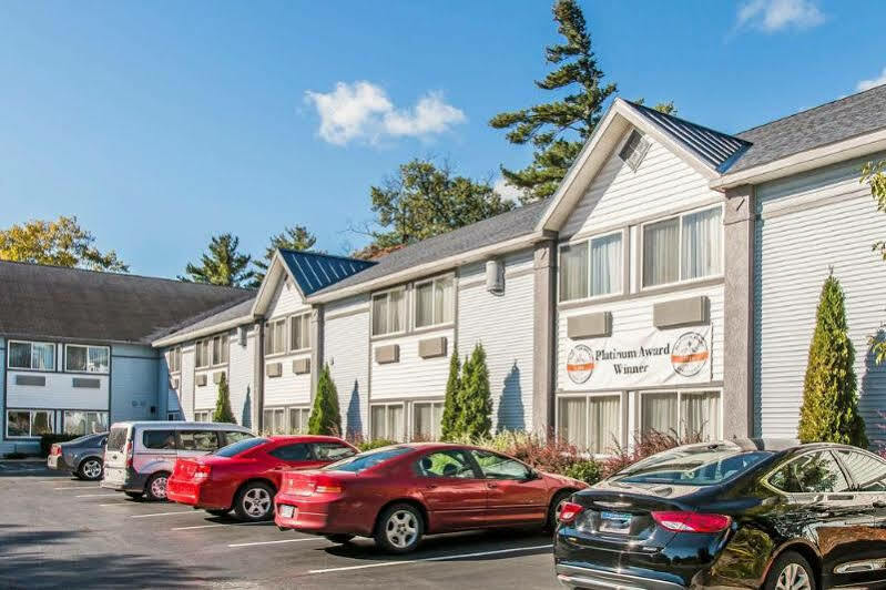 Comfort Traverse Inn