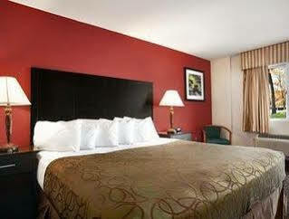 Motel Travelodge By Wyndham Traverse Mi 2*