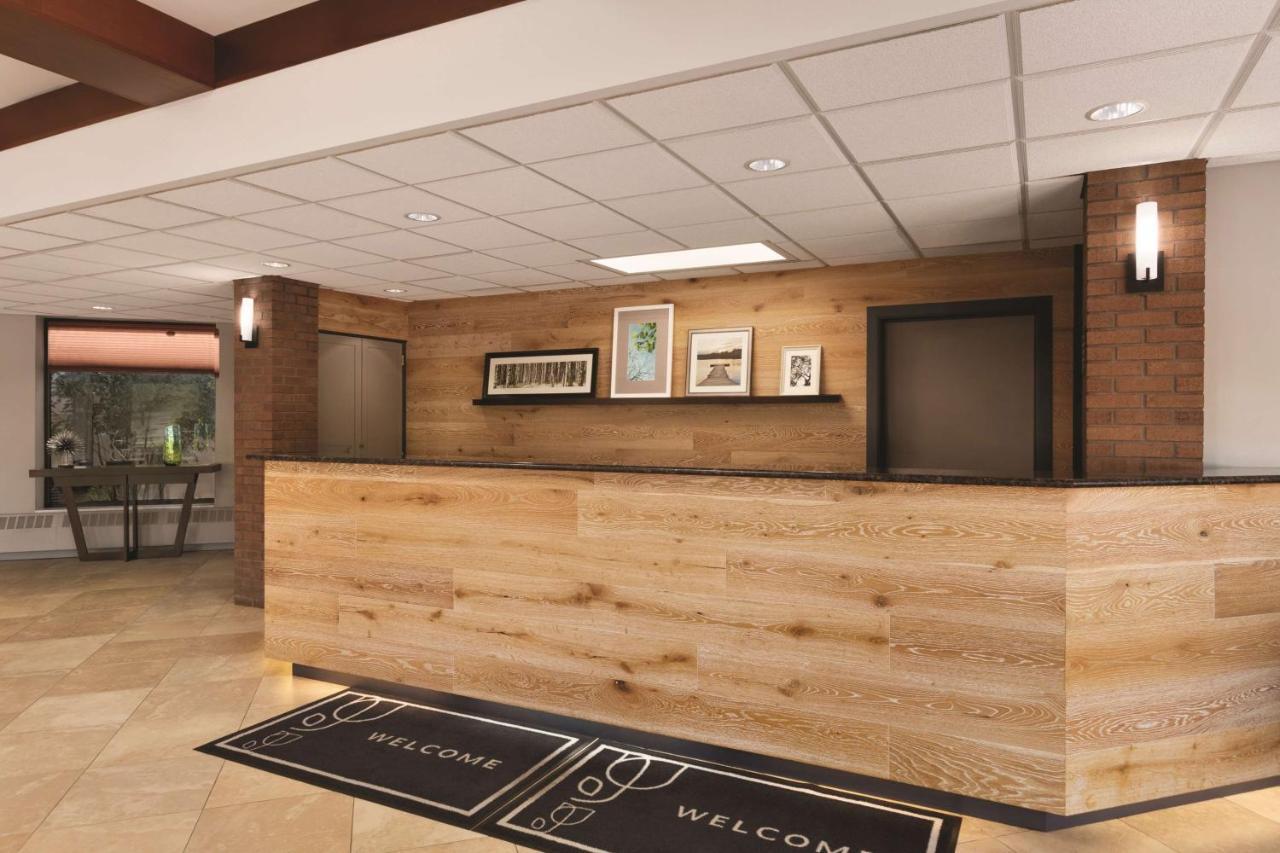 Country & By Radisson, Traverse City, Mi 3* Traverse City