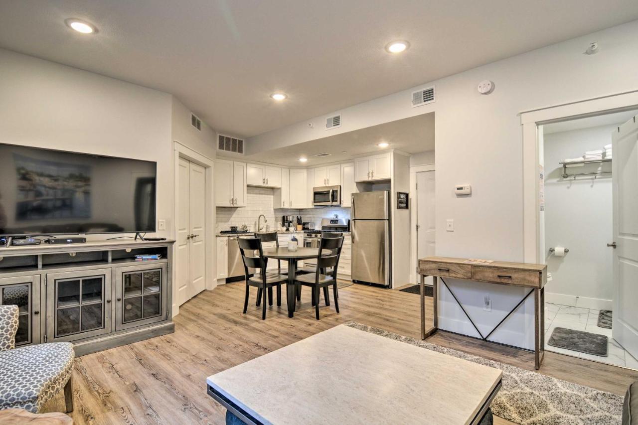 Modern Traverse About 1 Mi To Bay! Apartment Traverse City