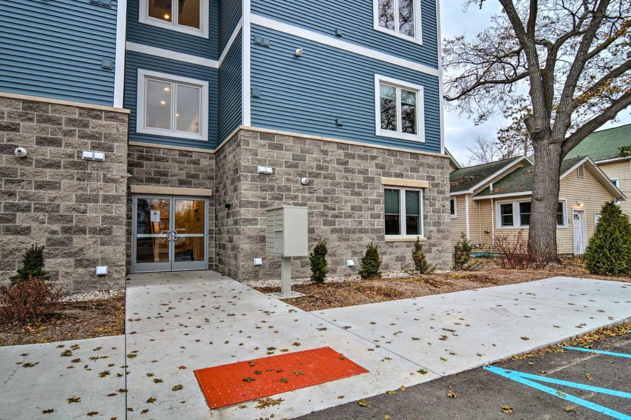 Modern Traverse About 1 Mi To Bay! * Traverse City