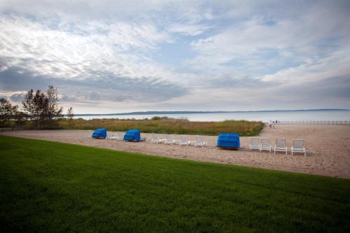 Hotel Pointes North Beachfront