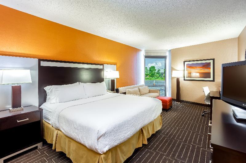 Hotel West Bay Beach, A 3*