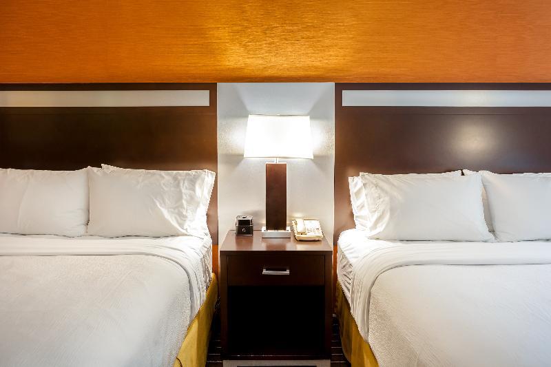 West Bay Beach, A Hotel 3*