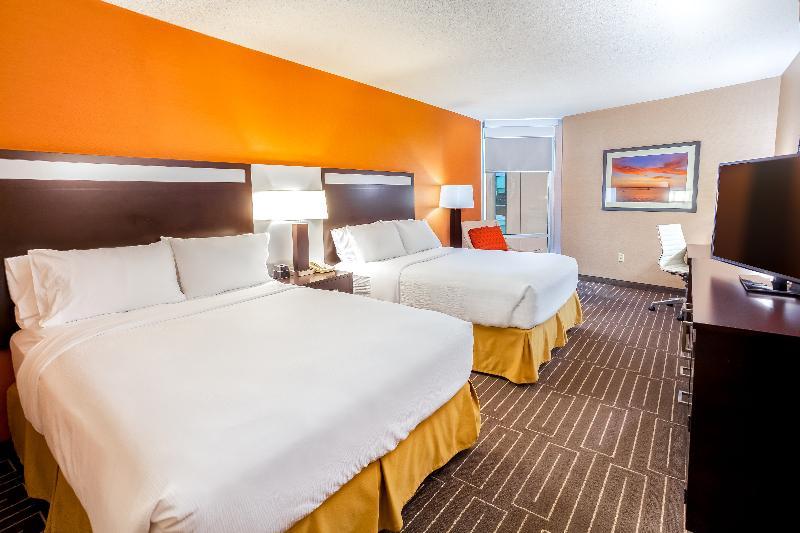 Hotel West Bay Beach, A