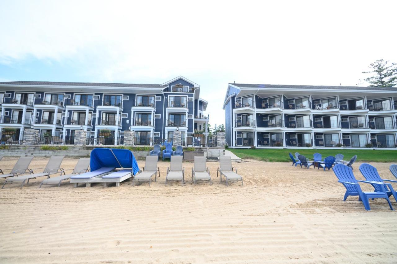 Hotel Pointes North Beachfront Traverse City