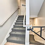Traverse City Condo Half Mi To Front Street!
