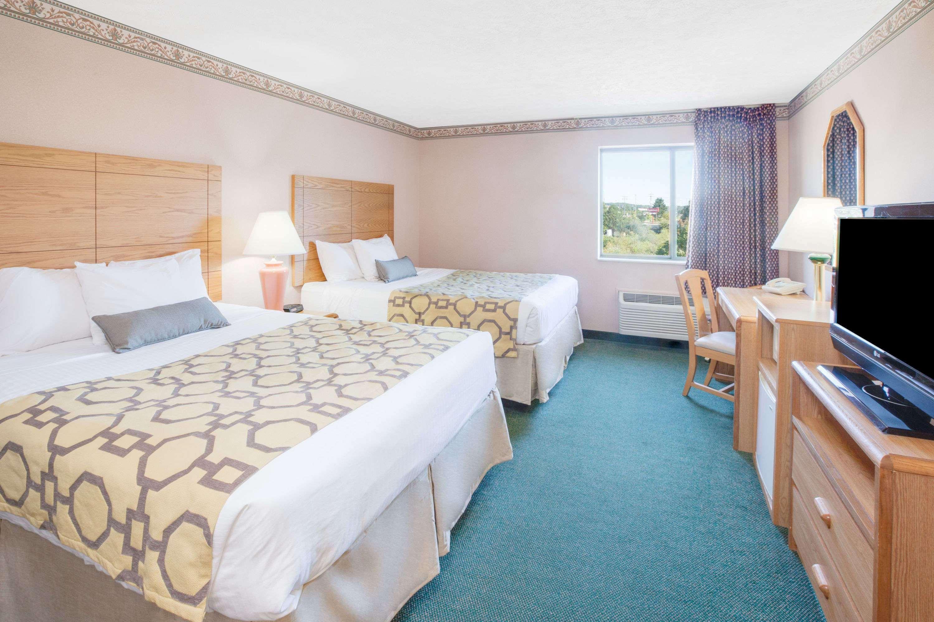 Baymont By Wyndham Traverse Hotel 3*