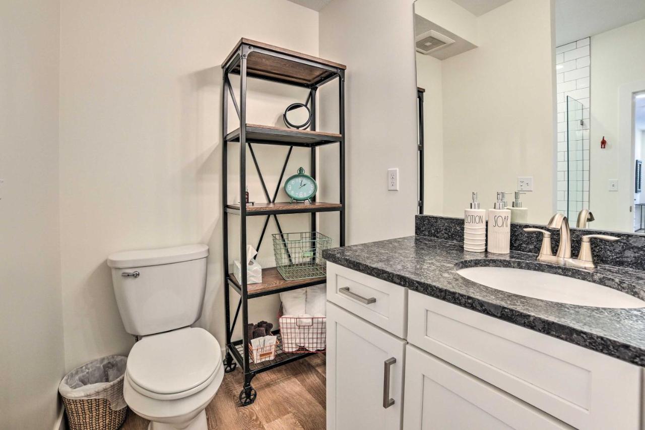 Traverse Half Mi To Front Street! Apartment *