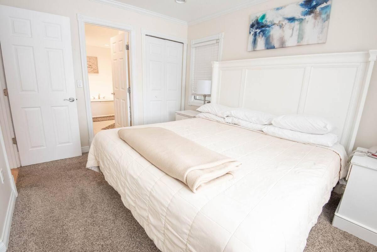 Holiday home Incredible Ac Pool Hot Tub Sunrise Traverse City