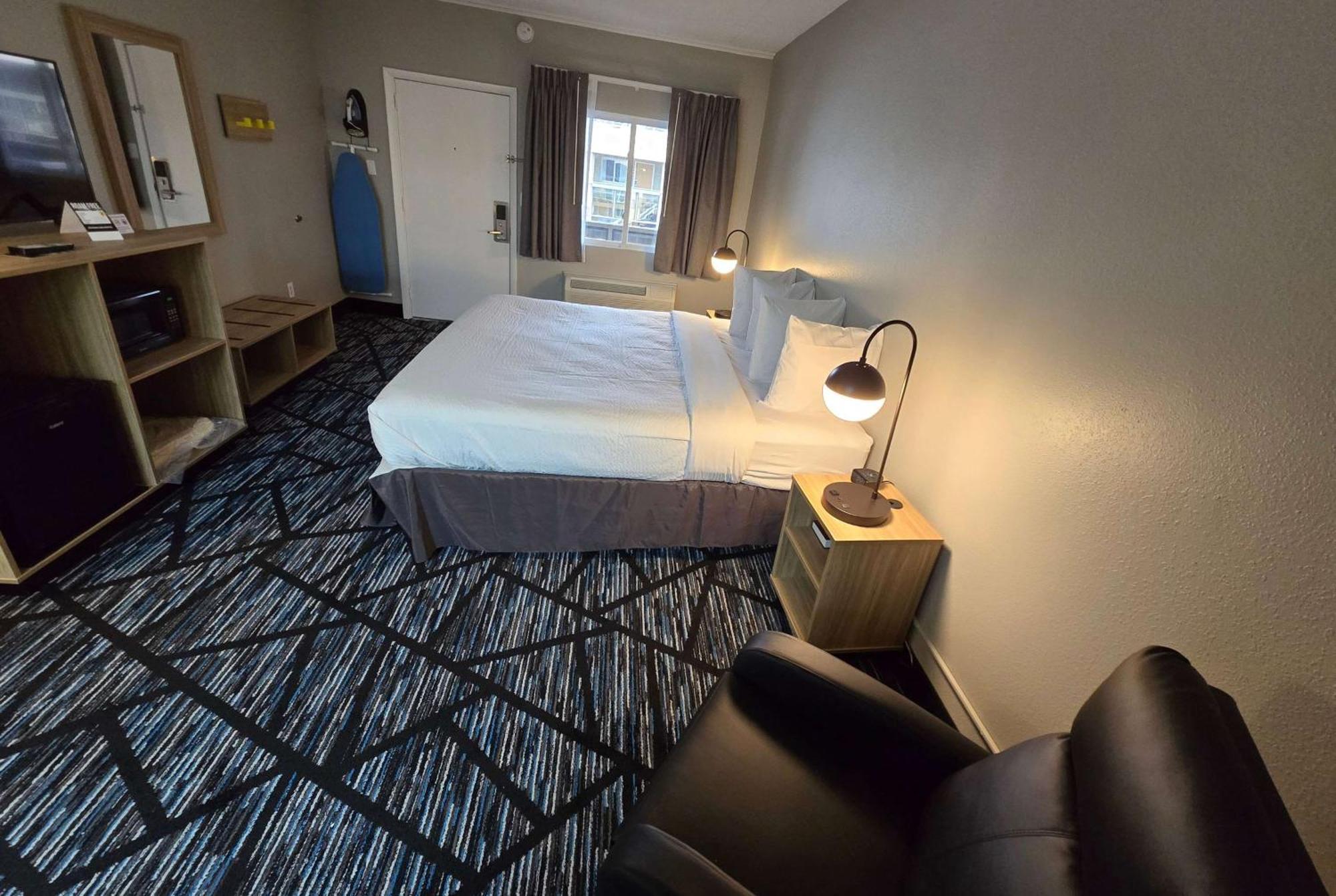 Hotel Super 8 By Wyndham Traverse 2*