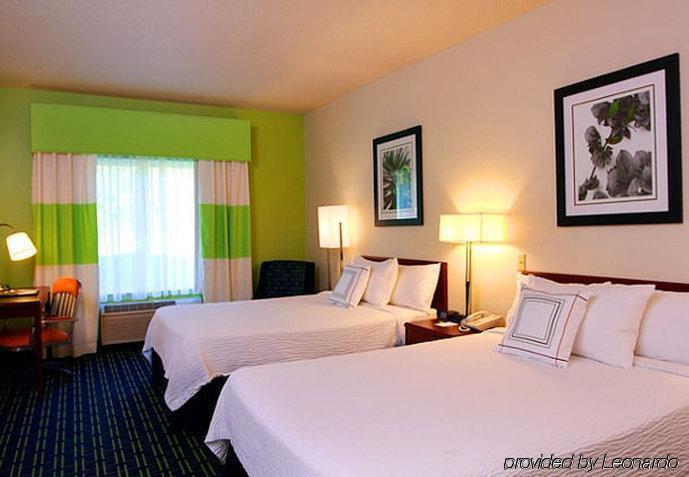 Fairfield & Traverse Hotel