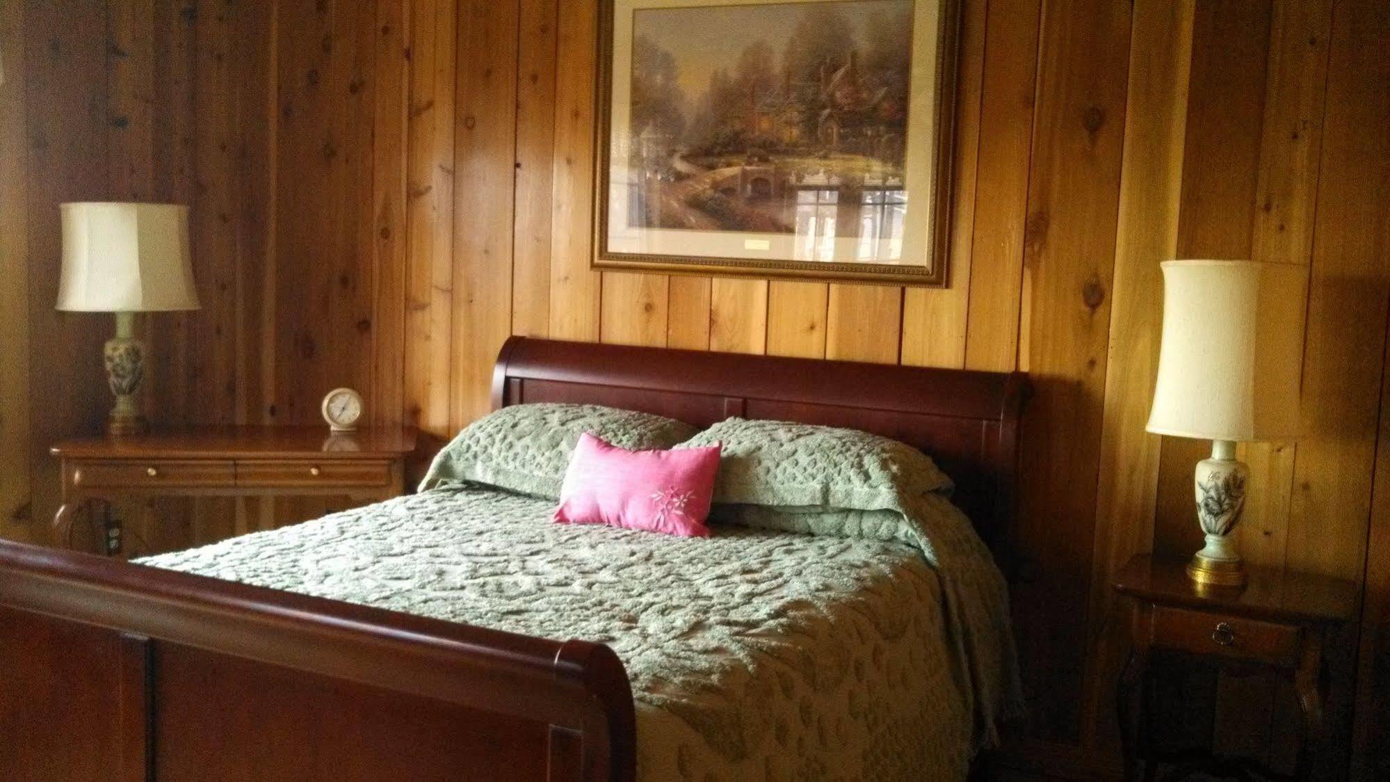 Bed & Breakfast Innisfaire Traverse City